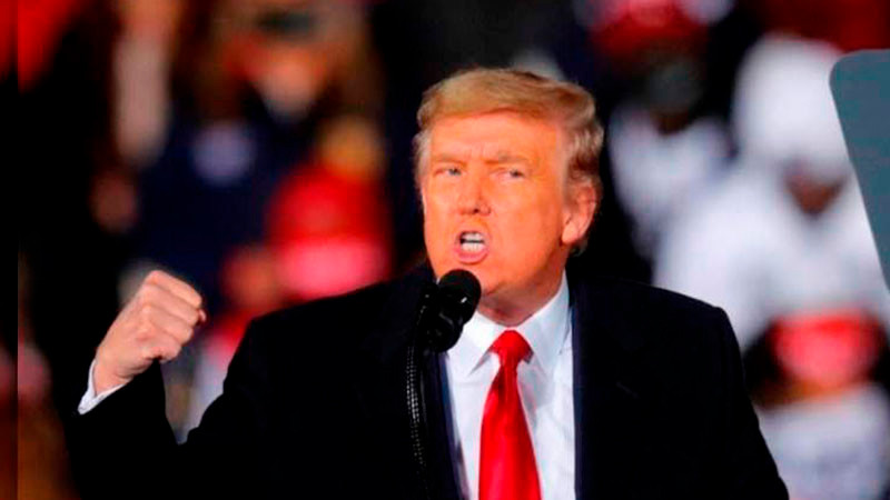 Ex funcionarios de EEUU acusan a Trump de abusar del poder para vengarse de críticos 