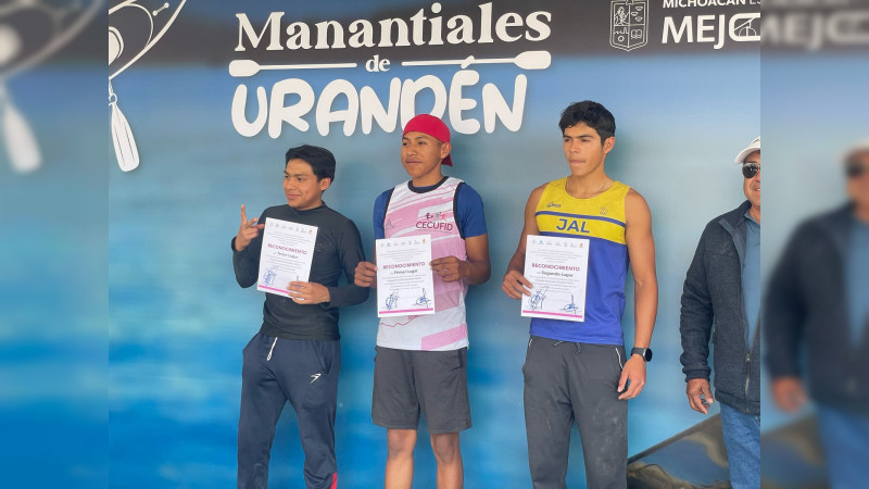 Regata Nacional en Urandén reunió a 400 canoistas