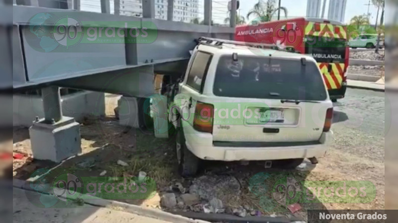 Querétaro: Tres lesionados en accidente sobre la avenida Paseo de la República  