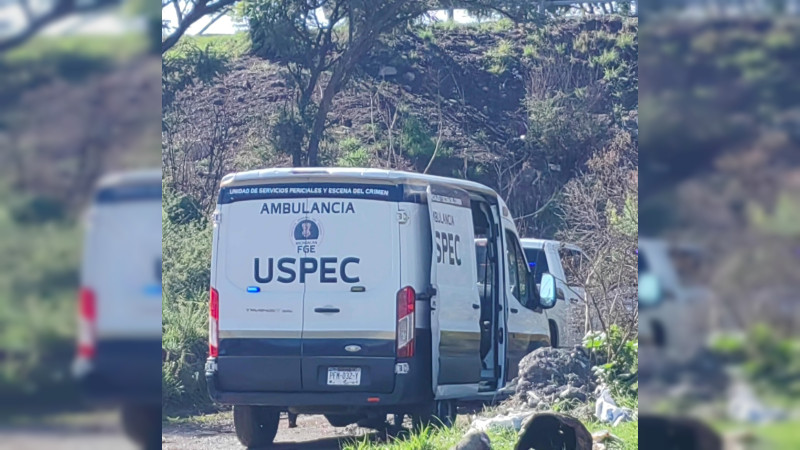 Aparece un hombre muerto con impactos de bala en Aquila, Michoacán 