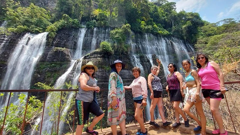 Miles de turistas disfrutan de Michoacán en estas vacaciones de Semana Santa 