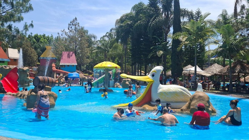 Más de 200 parques acuáticos te esperan estas vacaciones en Michoacán 