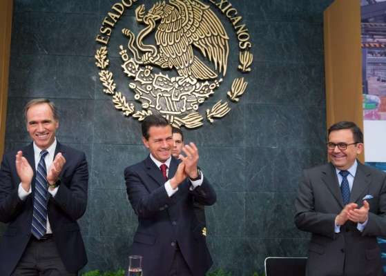Anuncia EPN inversión de mil 300 millones de dólares por parte de Walmart  