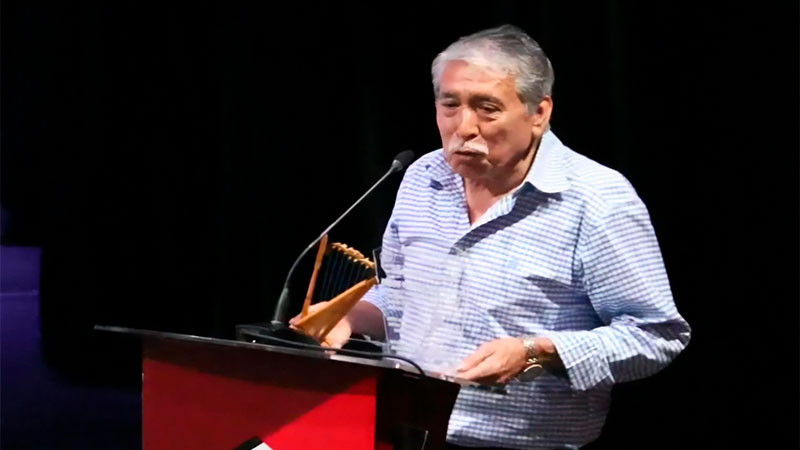 Reconocen al artesano Alejandro Delgado Rocha en el 142 Aniversario de la Ciudad de Apatzingán  