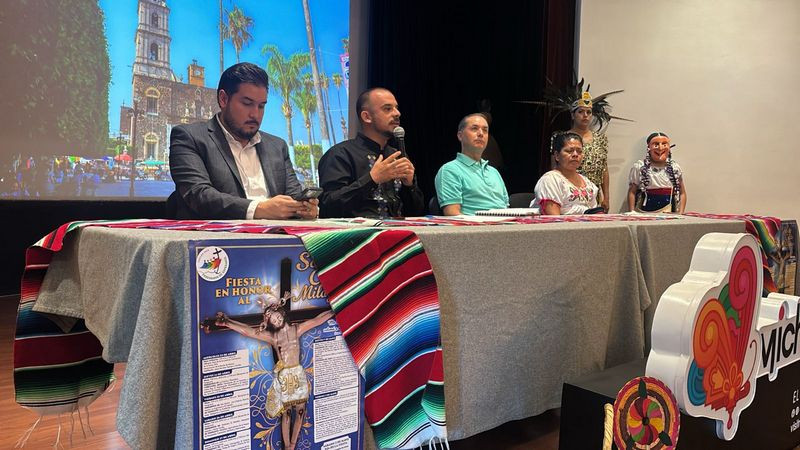 Esperan 150 mil visitantes a las fiestas del Santo Cristo Milagroso en Tanhuato, Michoacán 