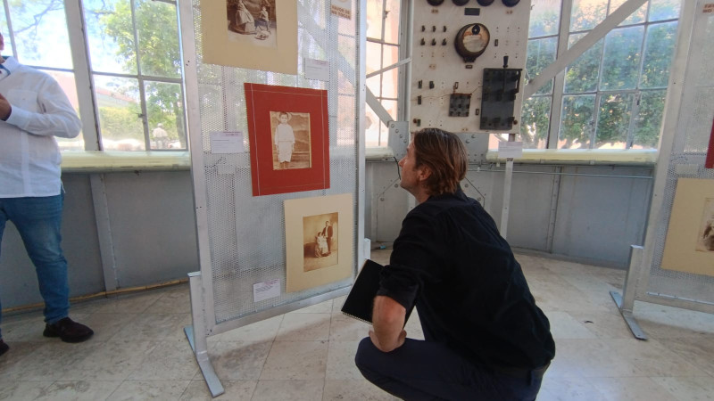Luke Wilson se deslumbra con el legado histórico de Celaya durante su visita