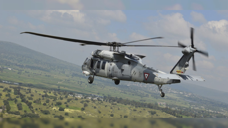 Helicóptero artillado acaba con célula armada en cerro de Apatzingán, Michoacán 