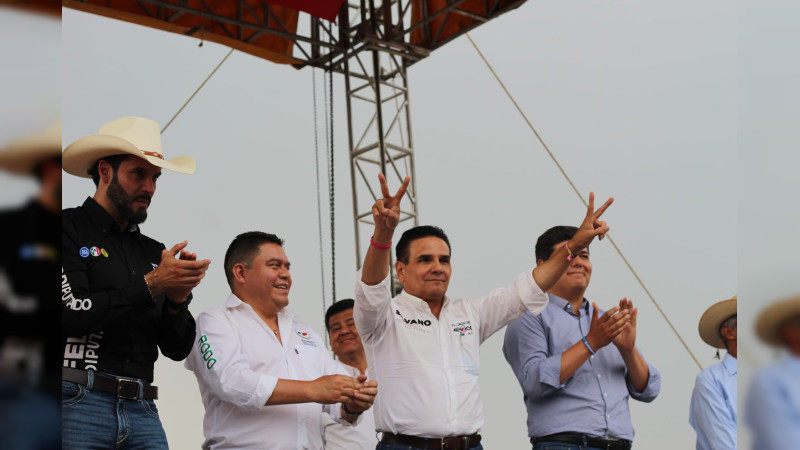 En el México donde tener dinero te asegura no pisar la cárcel, otorgan suspensión provisional a Silvano Aureoles contra cualquier orden de captura 