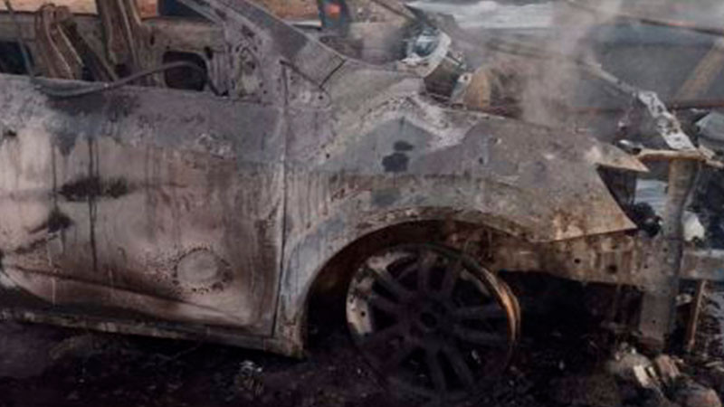 Había cuerpo calcinado dentro de auto incendiado en Álvaro Obregón, Michoacán 
