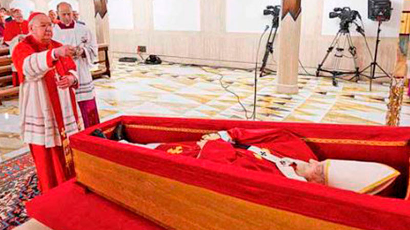 Casi 20 mil fieles han pasado frente al féretro del papa Francisco  