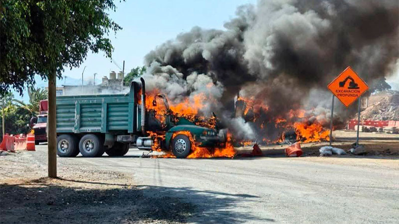 Se reportan bloqueos carreteros en Zitácuaro, Michoacán 