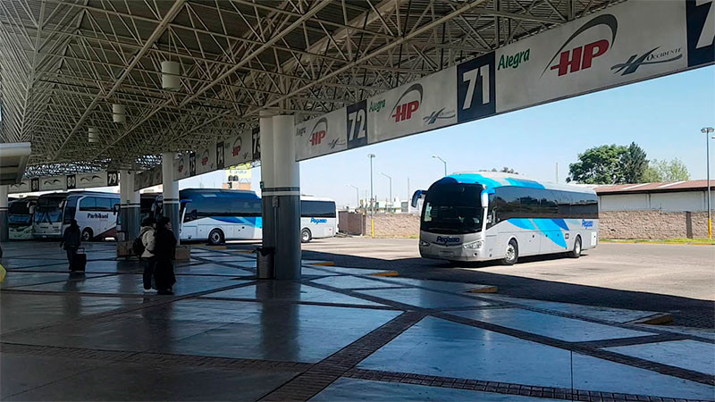 Suspenden corridas en Terminal de Autobuses de Morelia por bloqueos carreteros 