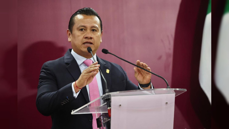 Gobierno de Michoacán aplicará la ley ante bloqueos de policías paristas: Torres Piña 