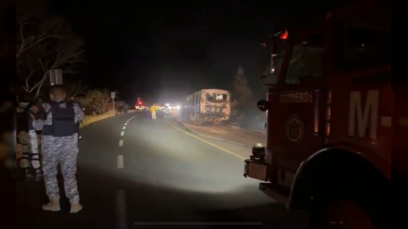 Incendian transporte de personal en Salvatierra, Guanajuato 