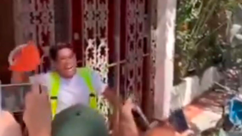 Mexicanos vs anglos: protestan en casa del norteamericano que corrió a trabajador en Mazatlán 