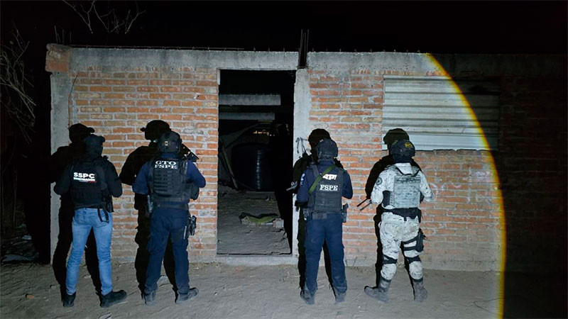 Descubren toma clandestina y miles de litros de hidrocarburo en la colonia Villas La Arboleda de Villagrán, Guanajuato 