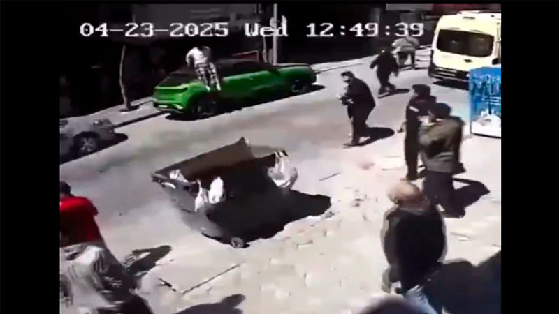 Cae hombre de un tercer piso durante sismo en Turquía 