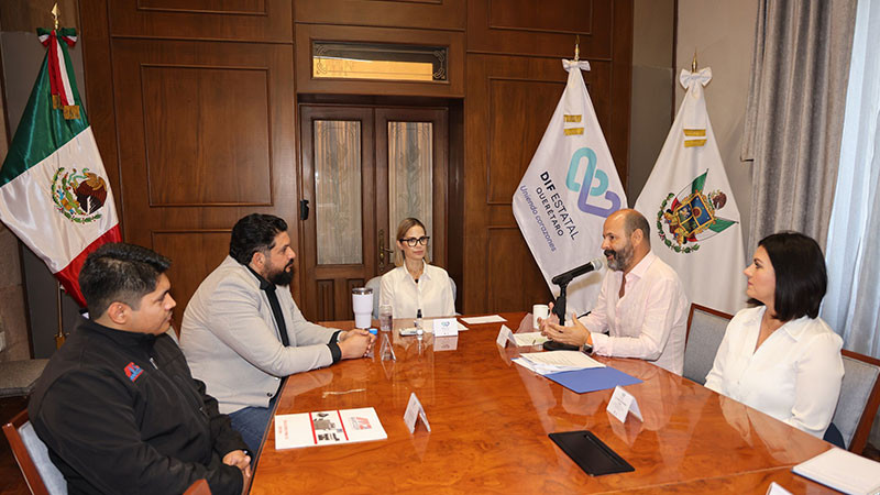 Recibe SEDIF donativo para acercar la tecnología a adultos mayores 