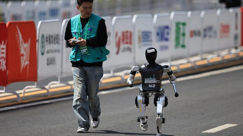 China impulsa industria de robots inteligentes en medio de crecientes tensiones comerciales 