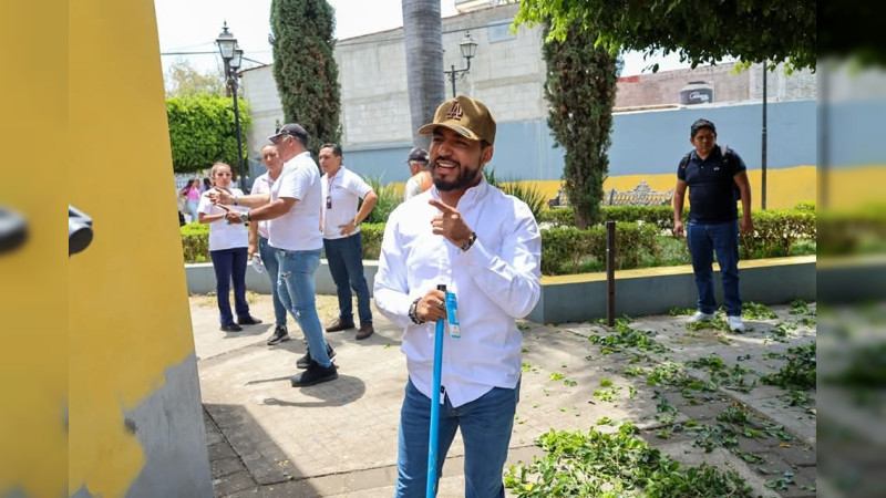 Humberto Jiménez lanza campaña de descacharización en San Sebastián y se llevará a todo el municipio de Los Reyes