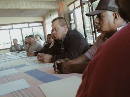 Se reúne Juan Figueroa con indígenas del oriente 