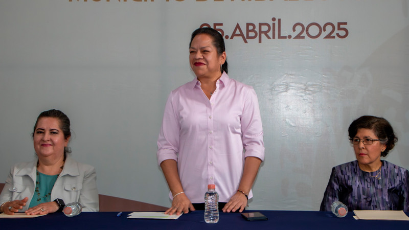 Jeovana Alcántar, tomó protesta a los nuevos integrantes del Consejo de la Crónica Municipal 