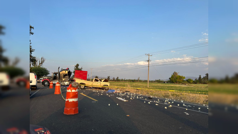 Dos muertos deja accidente automovilístico en la carretera Yuriria-Salvatierra  