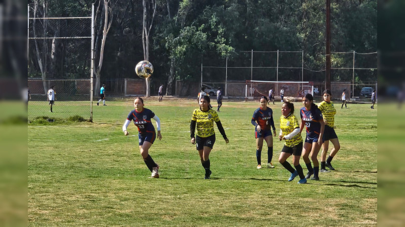 Con triunfo y empate volvieron a la Liga Municipal los equipos femeniles de la UMSNH  