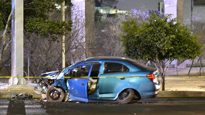 Conductor muere en accidente en Paseo 5 de Febrero de Querétaro 