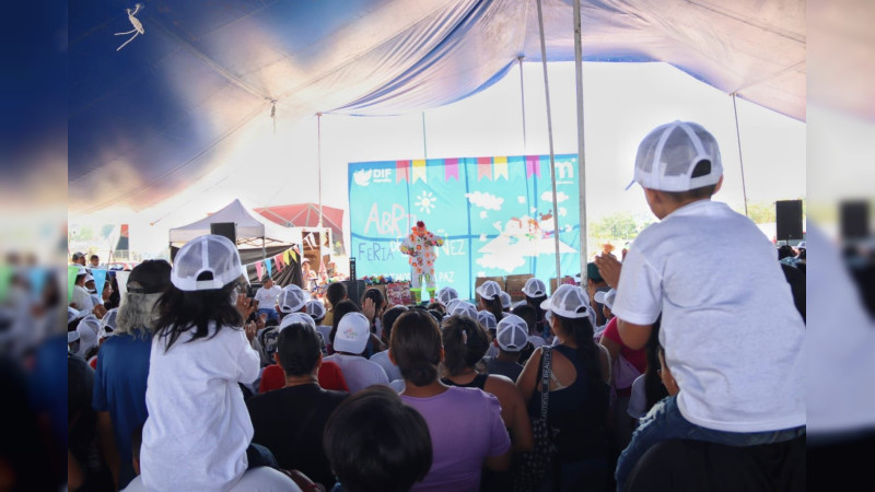 Feria de la Niñez llenó de sonrisas y alegría el Complejo Deportivo Bicentenario  