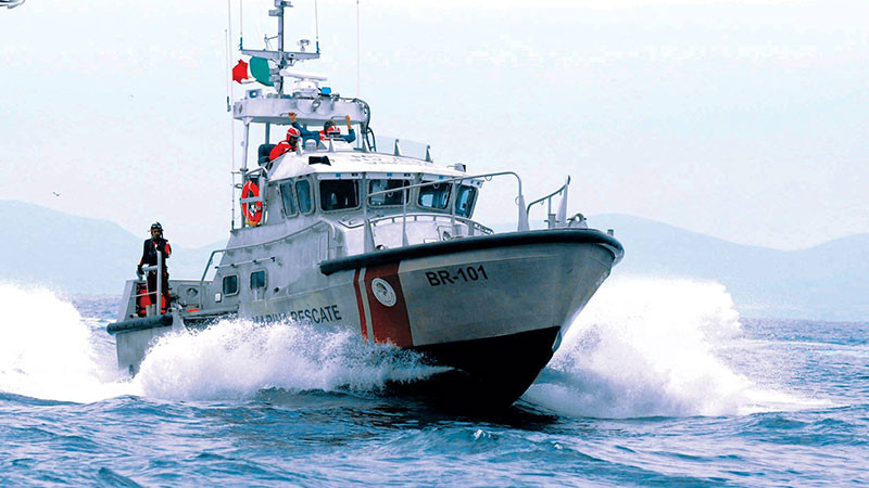 Marina rescata a 11 migrantes en Baja California; detienen a uno 