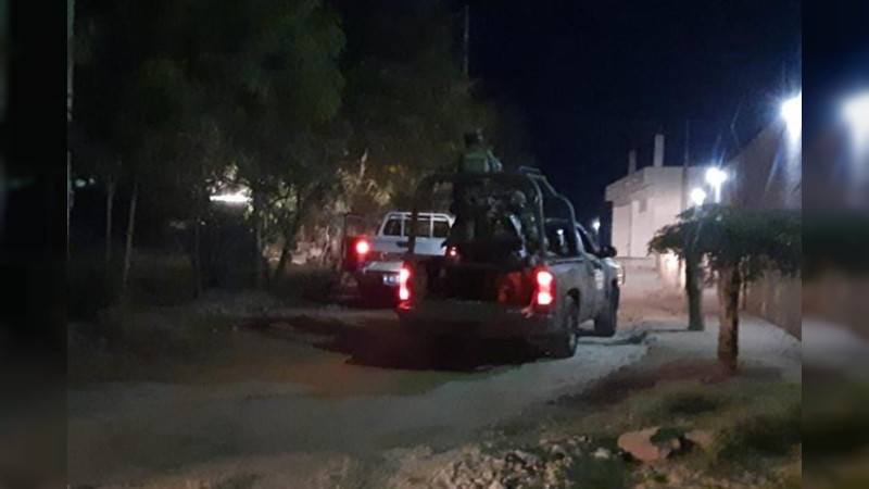 Tras 9 horas de balaceras en la periferia, llegan tiroteos a la ciudad de Apatzingán, Michoacán: Hay baleados en las calles; salen soldados de su cuartel 