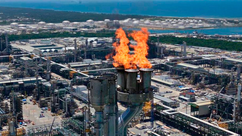 Descarta Sheinbaum sabotaje en refinería de Dos Bocas 