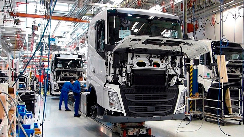 Trump acuerda con empresas automotrices para reducir aranceles: CNN 