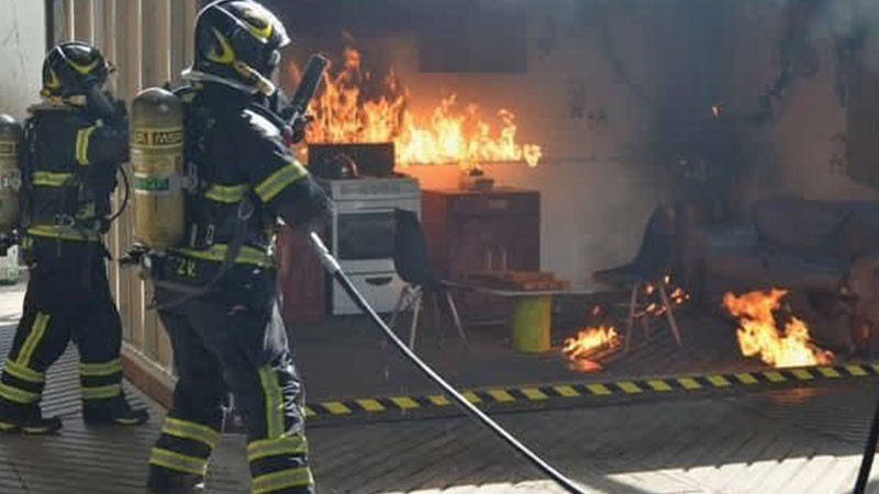CDMX: Hombre provoca incendio en un edificio abandonado tras riña 