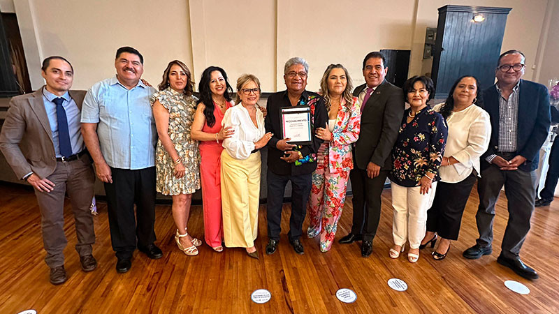 Reconoce USEBEQ labor de educadoras y educadores en el estado