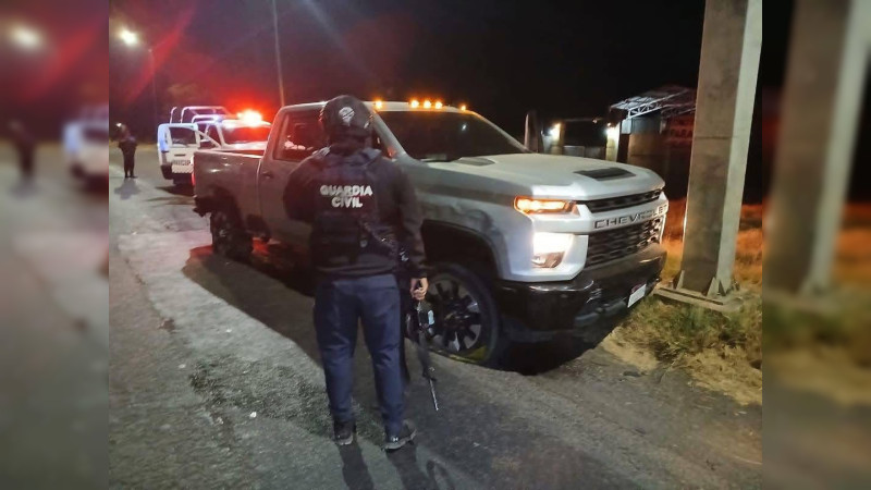 Confirma SSP Michoacán 6 policías heridos en balaceras en Pátzcuaro: Aseguran camioneta de atacantes y tres autos más  
