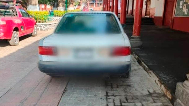 En Erongarícuaro, Michoacán, despojan de un vehículo a un individuo 