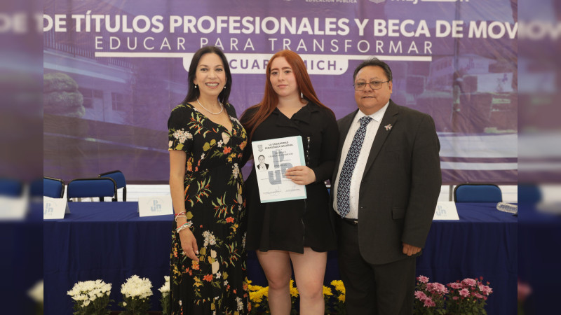 Impulso a futuros docentes con entrega de títulos y beca de movilidad: Iemsysem  