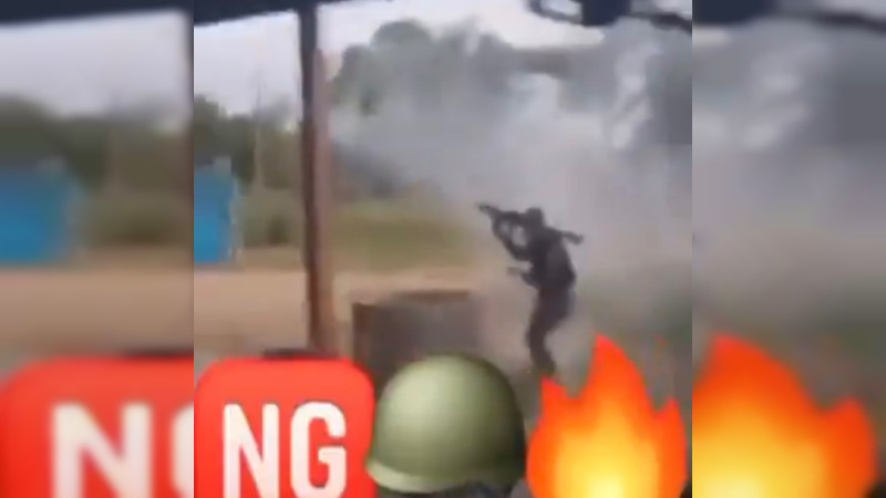 Graban al “15”, jefe de plaza del CJNG en Coalcomán, Michoacán, disparando lanzacohetes a camión monstruo 