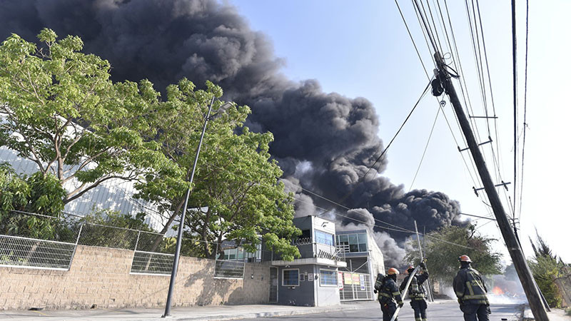 Hay 3 desaparecidos y 26 lesionados tras incendio en fábrica de Tlaquepaque, Jalisco