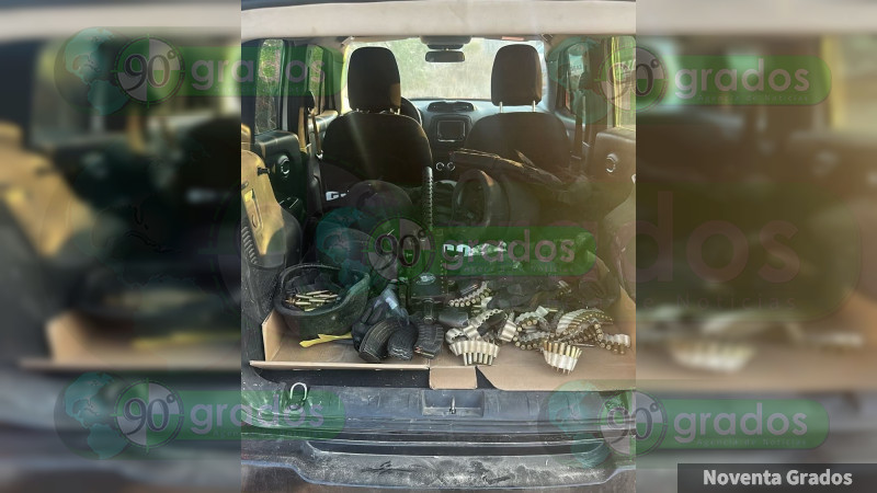 Aseguran armamento y un vehículo vinculado con grupo criminal en San Felipe, Guanajuato
