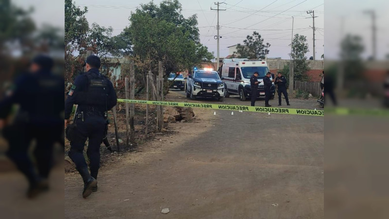 Hombre es ultimado a tiros dentro de tienda en colonia El Sapien, Uruapan, Michoacán  