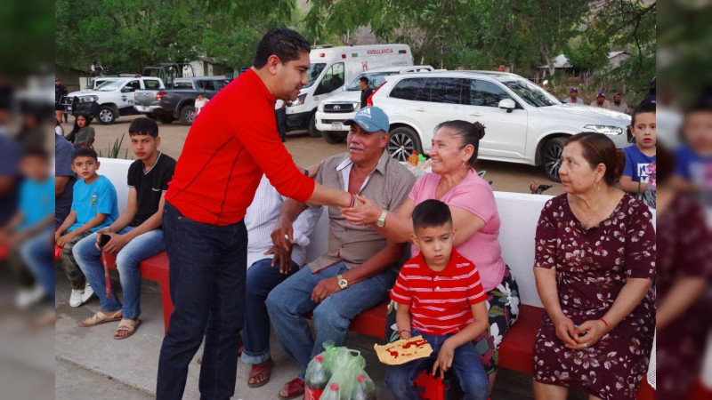 Con cancha de usos múltiples cambia rostro de la localidad de Ocuaro
