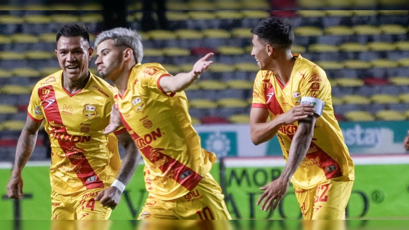 Los Canarios volaron alto en el Morelos y sacaron ventaja sobre Leones Negros 
