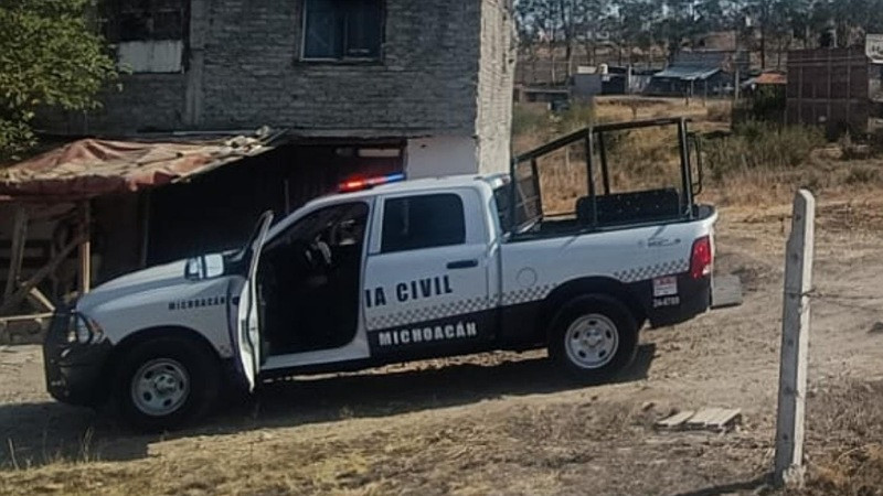 Hallan en camino de terracería de Morelia a pareja sin vida; tenían huellas de tortura 