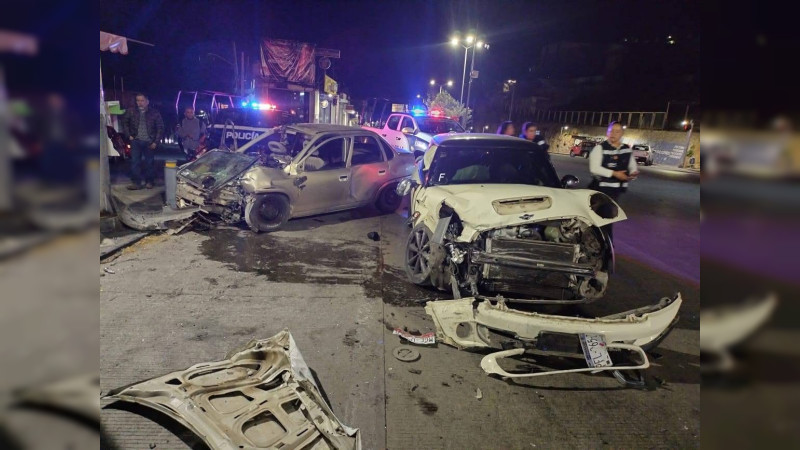 Fuerte accidente en Zitácuaro, Michoacán, deja varios lesionados 