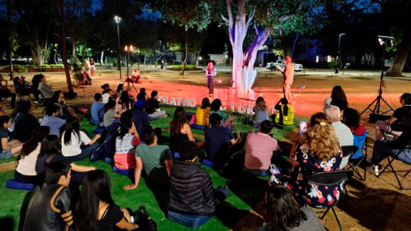 Morelianas y morelianos disfrutaron de “Alguien va a venir”, parte del Teatro Nocturno de SeCultura 