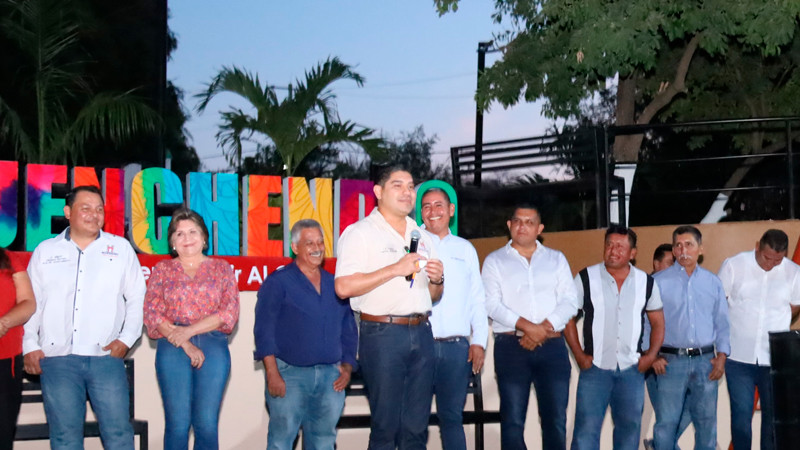 Quenchendio, otra comunidad de Huetamo beneficiada con una plaza comunitaria  
