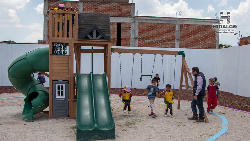 Inaugura Jeovana Alcántar el Parque Infantil en la Colonia Valle de Guadalupe de Ciudad Hidalgo, Michoacán  